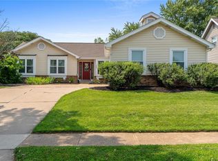 2433 Westglen Farms Dr, Ballwin, MO