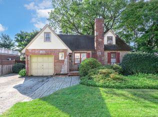 19 Plymouth Drive S, Glen Head, NY 11545