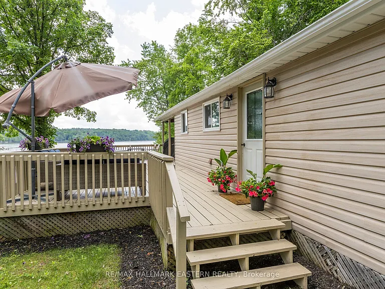 504 Pine Point Ln — Photo 9