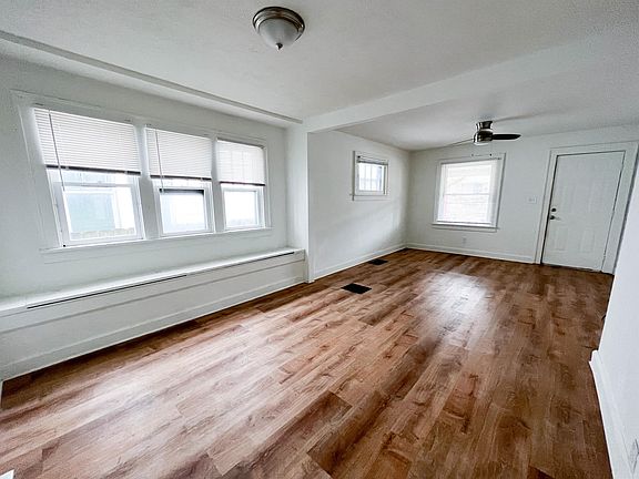 4th image of 908 N Bosart Ave #910
