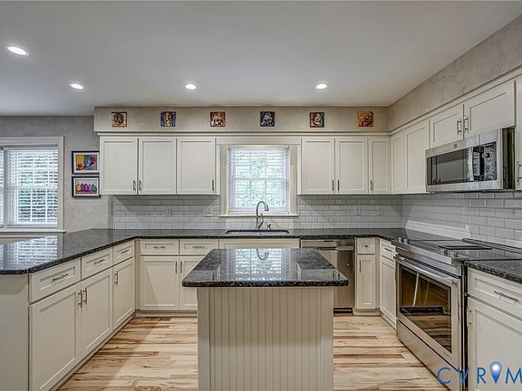 3rd image of 24 Crickett Ct