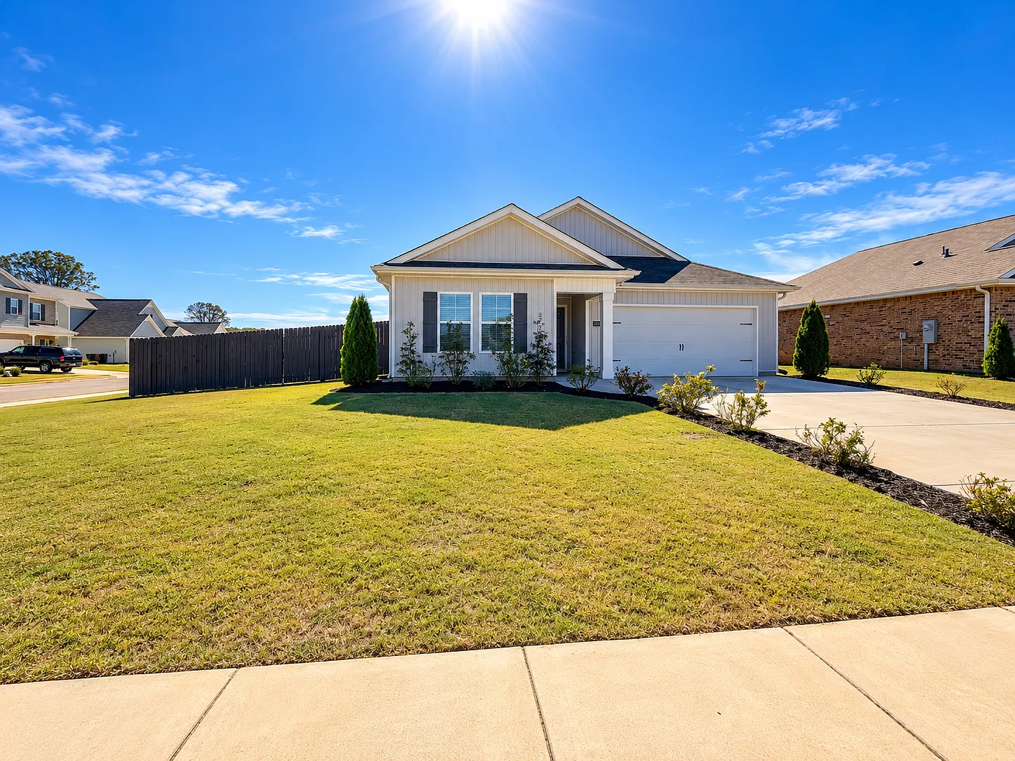 5 bed, 2018 sqft, $2,100 — Photo 2