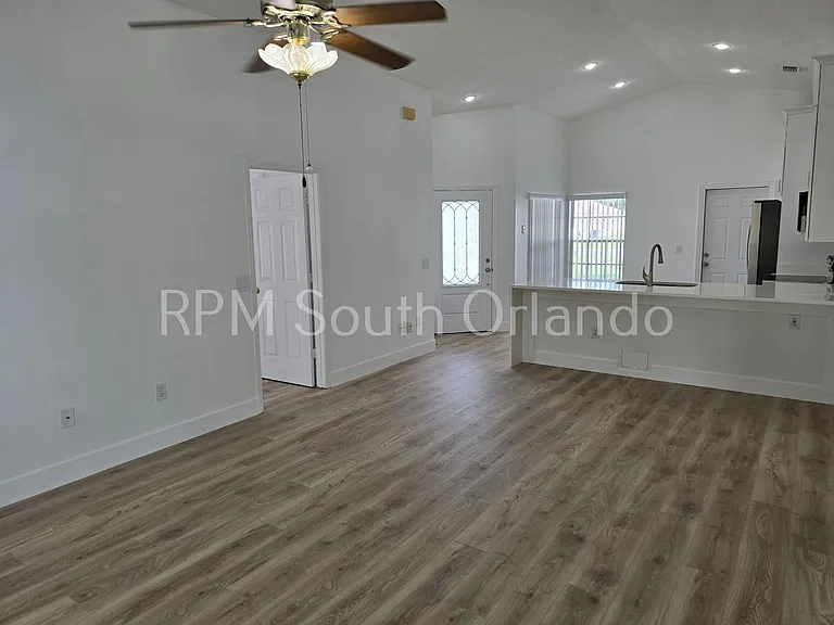 1732 Brook Hollow Dr — Photo 6