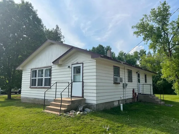 312 1st St NE, Sebeka, MN 56477