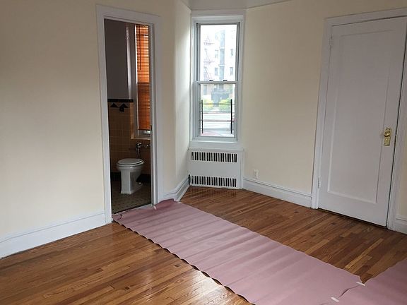 4th image of 2821 Kings Hwy #1C