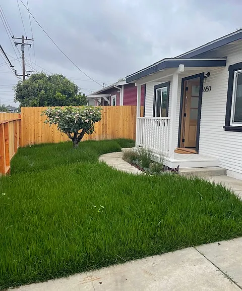 650 N Olive St — Photo 1