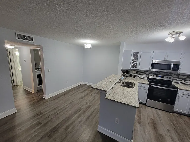 5742 Baywater Dr — Photo 6