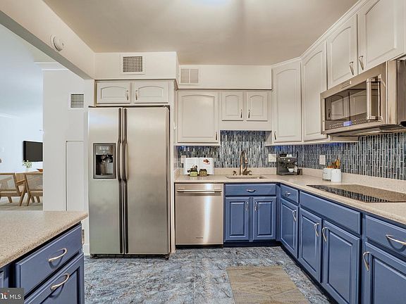 5th image of 1800 Old Meadow Rd APT 218