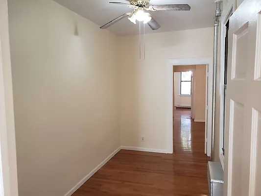 Rented by Chous Realty Group Inc | media 4