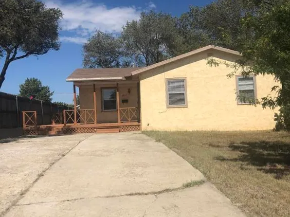 2707 9th Ave, Canyon, TX 79015