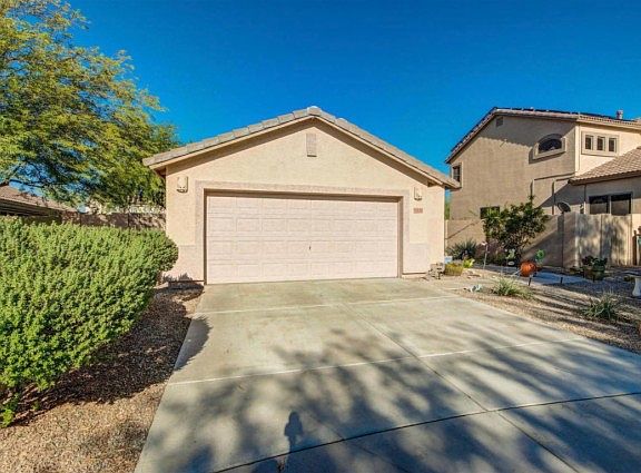 3rd image of 17438 W Coyote Trail Dr