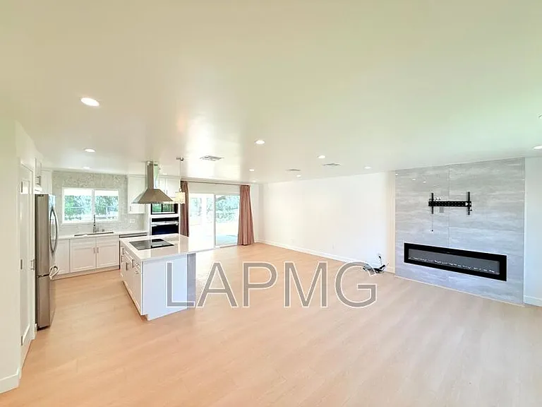 10839 Fellows Ave #10839 — Photo 3