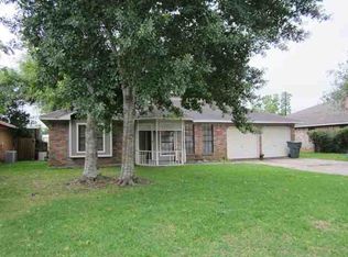 9265 Glynn Ln, Beaumont, TX 77707