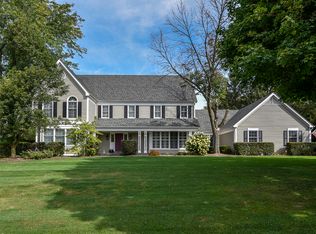 1072 Lanark Ln, Inverness, IL 60067