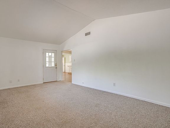 2nd image of 302 Case St