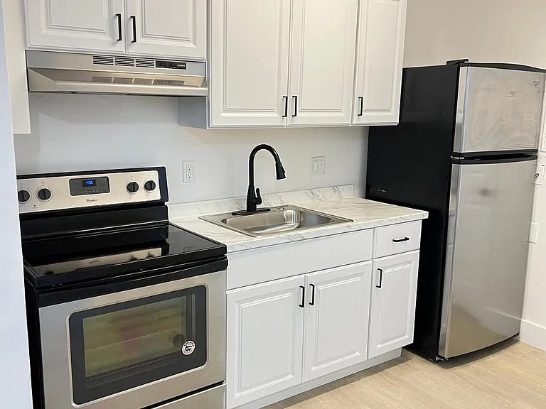 720 NW 61st St #10 — Photo 7