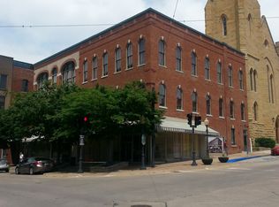 305 N 4th St #301, Burlington, IA 52601