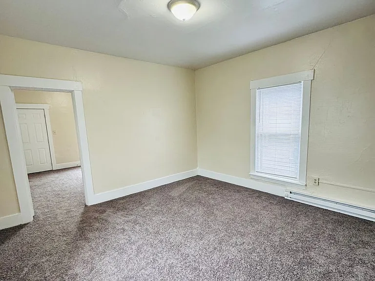 2200 Queen Ave — Photo 4