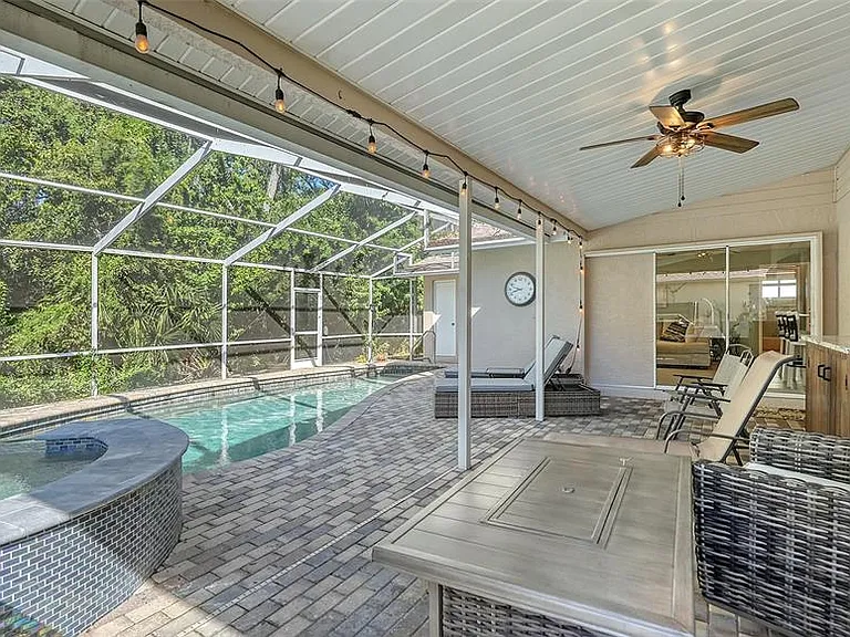 2246 Cork Oak St W — Photo 43