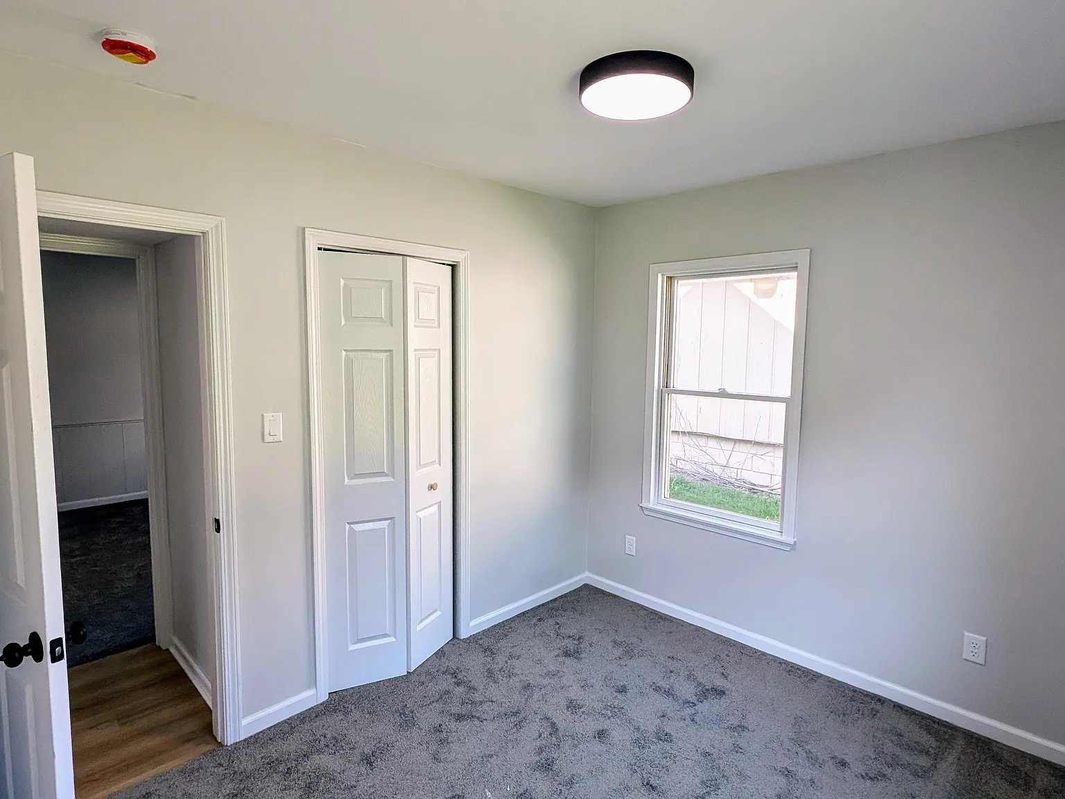 1602 Army Post Rd — Photo 3