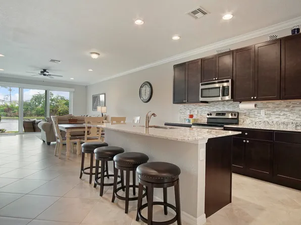 638 SW Glen Crest Way, Stuart, FL 34997