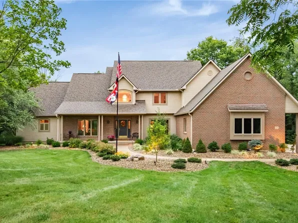 4474 White Tail Ct, Nashport, OH 43830
