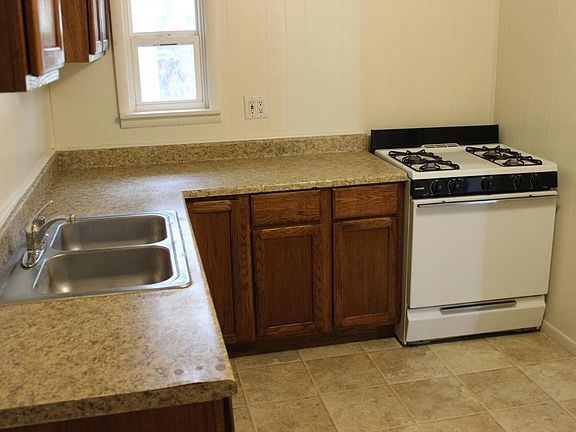2nd image of 510 Benham Ave