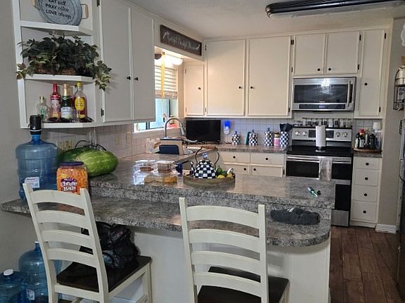 5th image of 225 Linney Ln