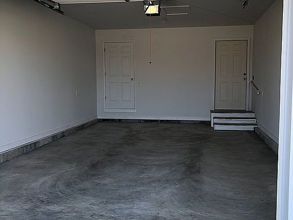 Oversize Garage w/ Tall Door