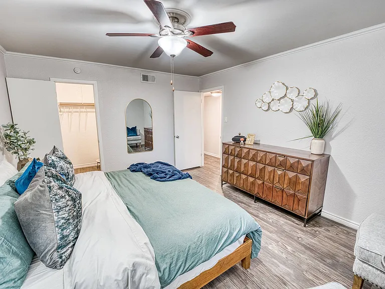 Juniper Springs Apartments — Photo 36