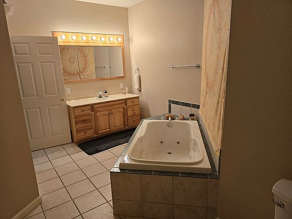 5th image of 115 Hills Creek Dr