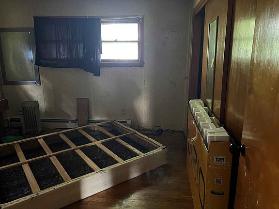 5th image of 222 N Walnut St