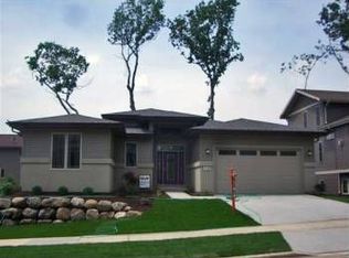 1718 Sawtooth Ln, Madison, WI 53719