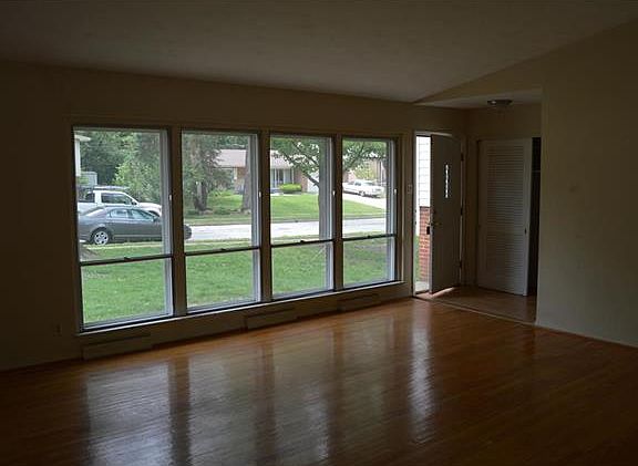 3rd image of 9088 Crest Oak Ln