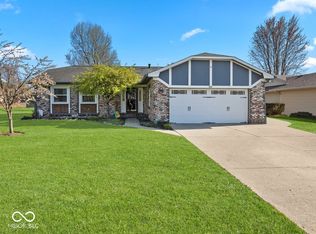919 Oak Park Dr, Shelbyville, IN 46176