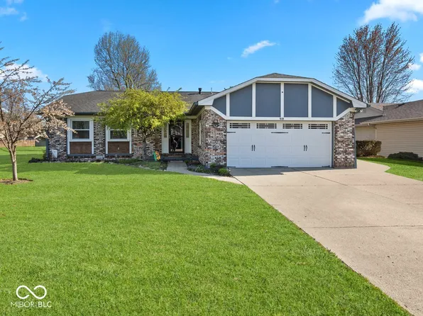 919 Oak Park Dr, Shelbyville, IN 46176