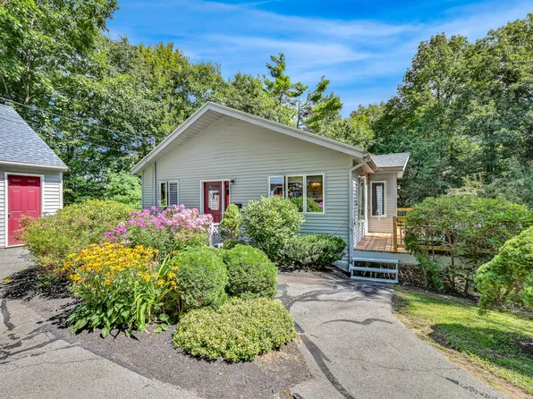 1 Meadowhill Drive, Farmingdale, ME 04344