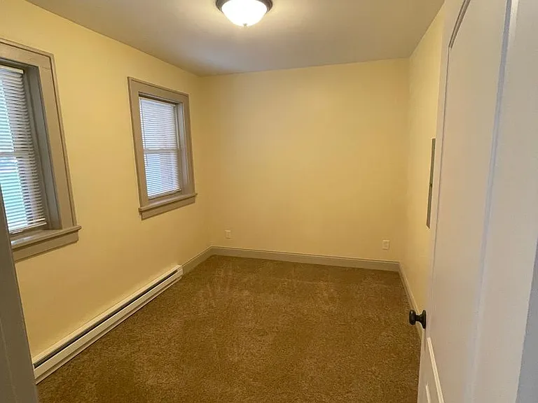 1404 E State St Apartments — Photo 4