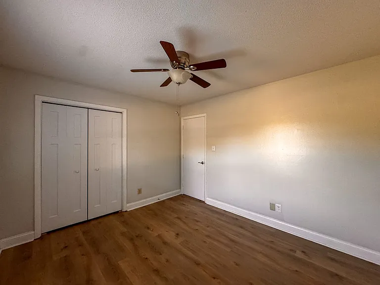 6747 Vaughn Rd — Photo 15