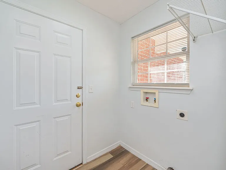 4660 Dove Way — Photo 29