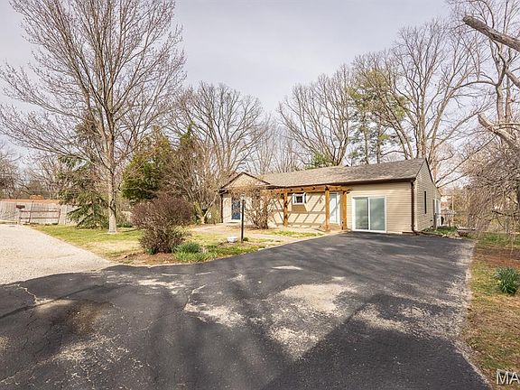 4th image of 161 Westwood Dr