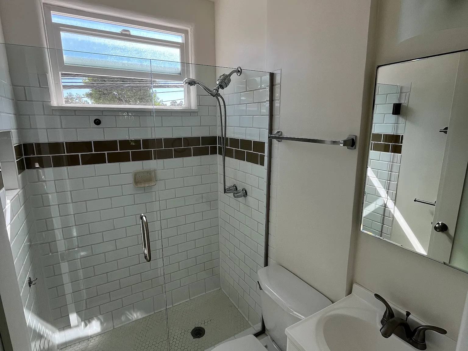 Studio, $1,950 — Photo 4