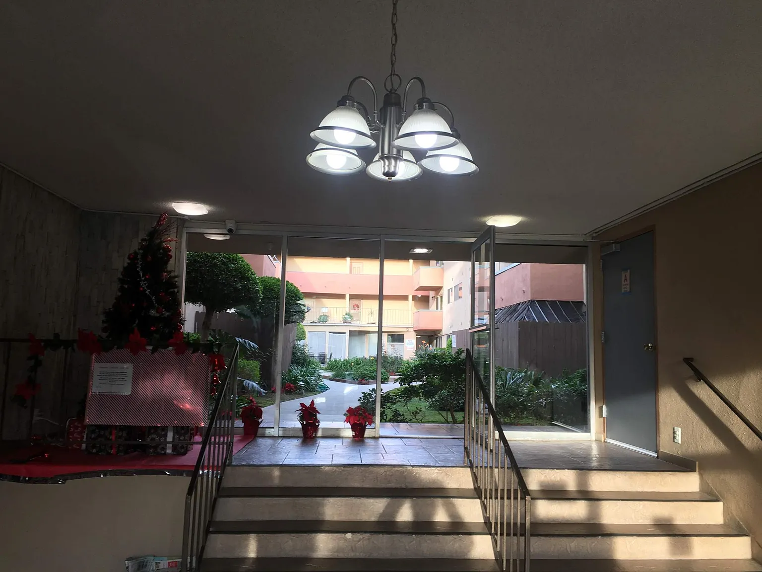 2 bed, 926 sqft, $2,295 — Photo 3