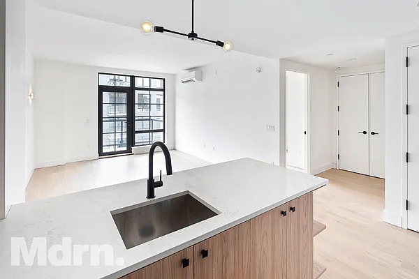 Rented by Mdrn Residential | media 65