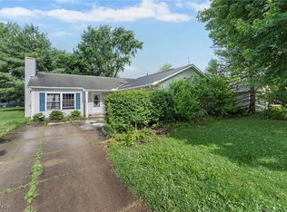 223 E Parkway Dr, Madison, OH 44057