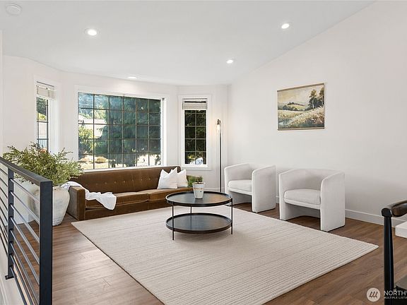 5th image of 325 Melissa Street