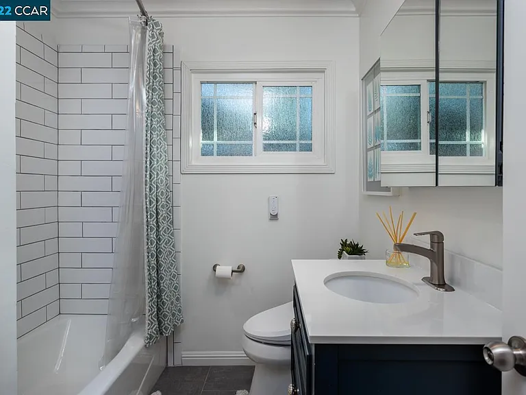 155 Margie Dr — Photo 16