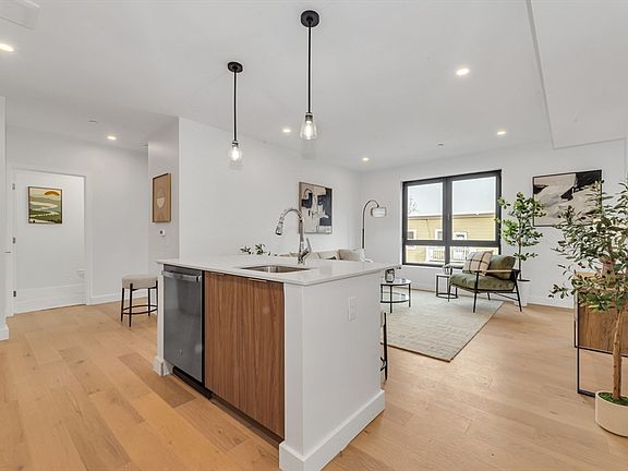 2nd image of 3992 Washington St #204