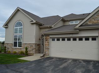 1016 Eineke Blvd, Algonquin, IL 60102