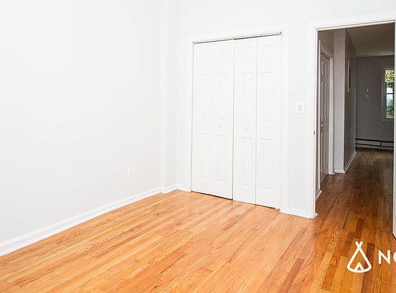4th image of 158 Tompkins Ave APT 3